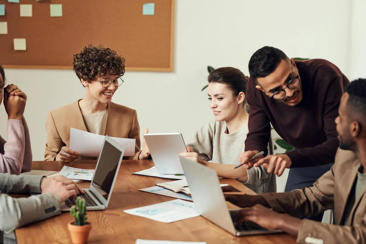 Recent graduates finding entry-level jobs and career opportunities